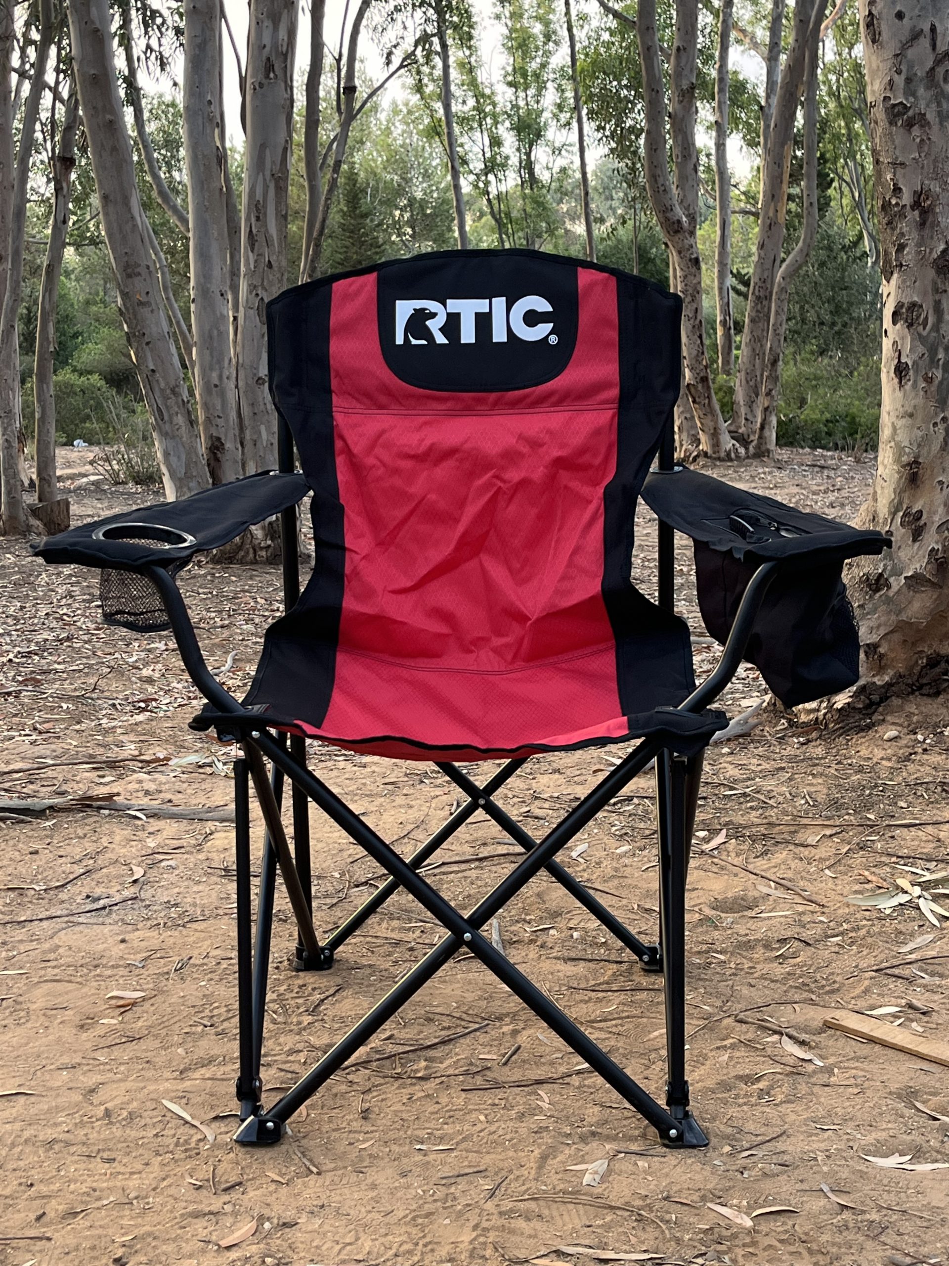 كرسي تخييم قابل للطي RTIC مع حامل مشروبات وأكياس عازلة للحرارة